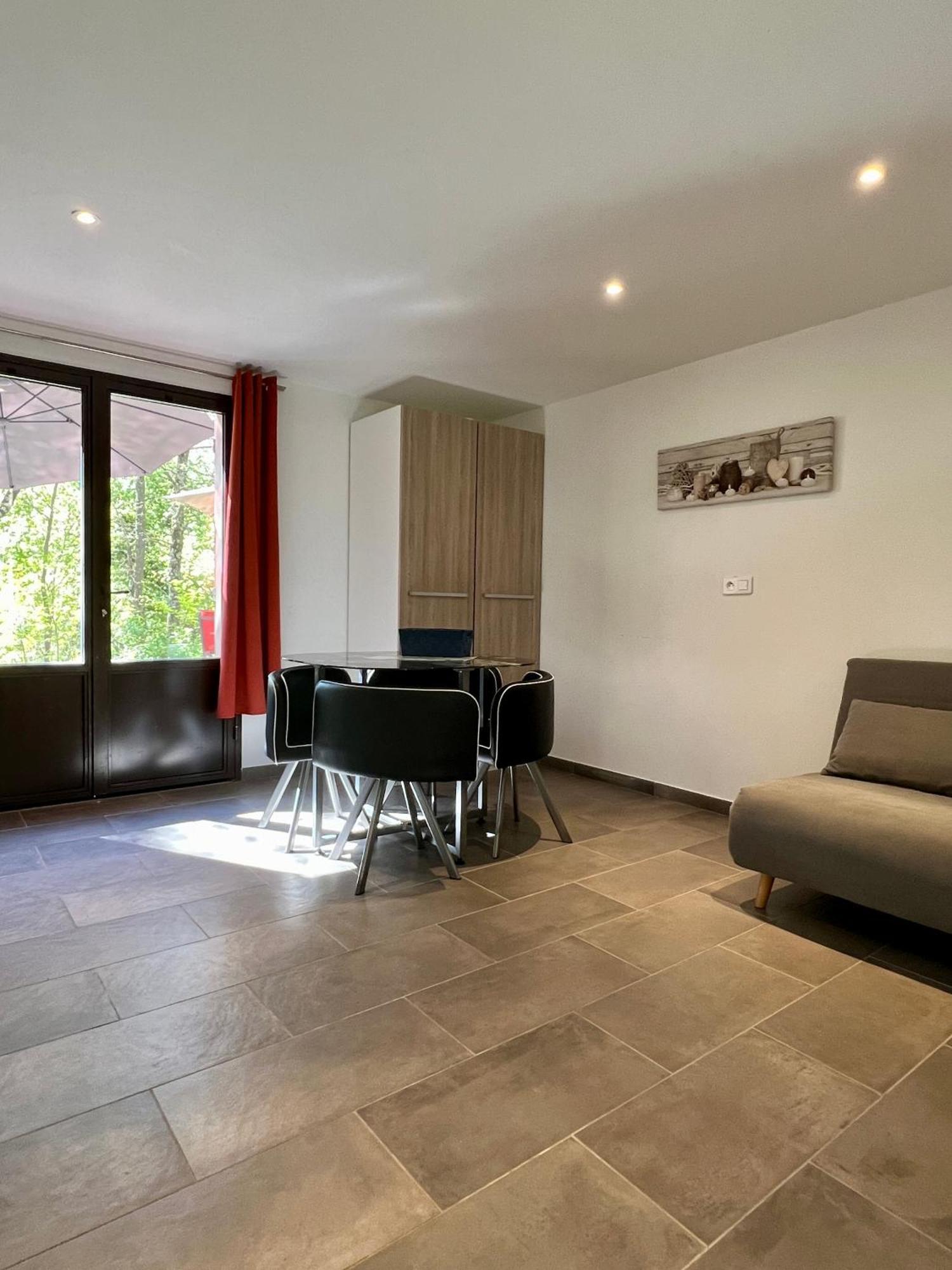 Céreste Gite Nature En Luberon מראה חיצוני תמונה